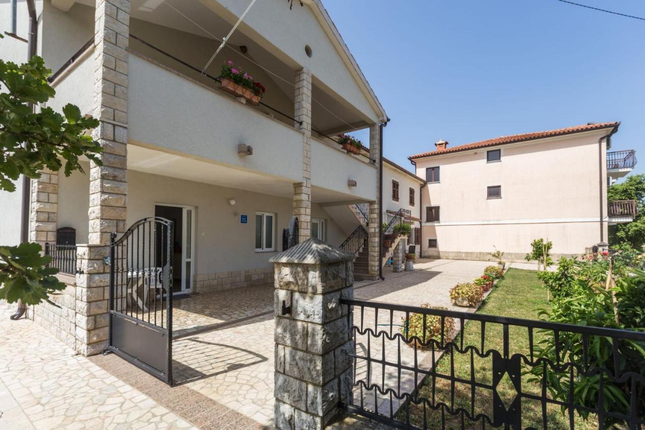 Lovely House Lindi In Poreč Exteriör bild